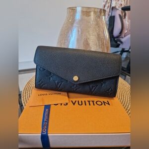 Louis Vuitton Sarah Wallet